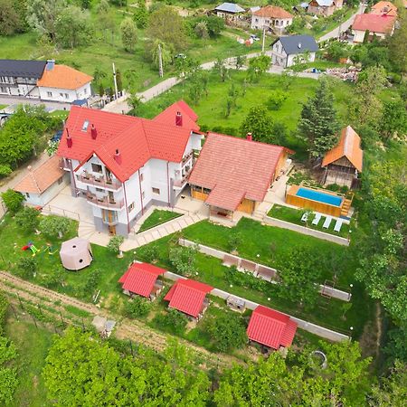 Perla Argesului, Ciubar, Piscina, Lift, Gratar, Cabana, Pensiuni, Hotel Cazare Transfagarasan Curtea De Arges Albestii de Arges Екстериор снимка