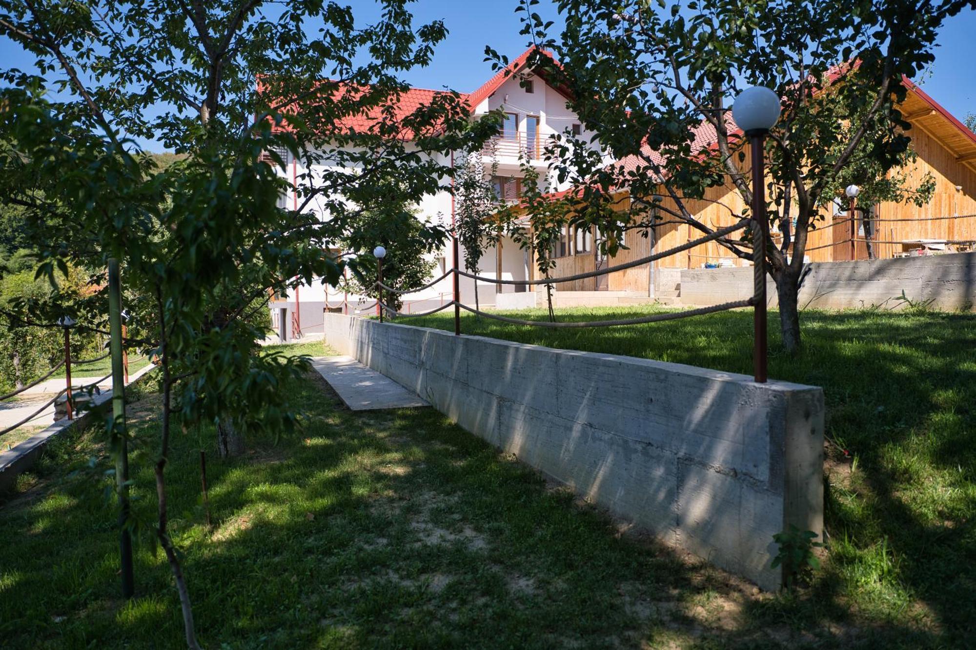 Perla Argesului, Ciubar, Piscina, Lift, Gratar, Cabana, Pensiuni, Hotel Cazare Transfagarasan Curtea De Arges Albestii de Arges Екстериор снимка