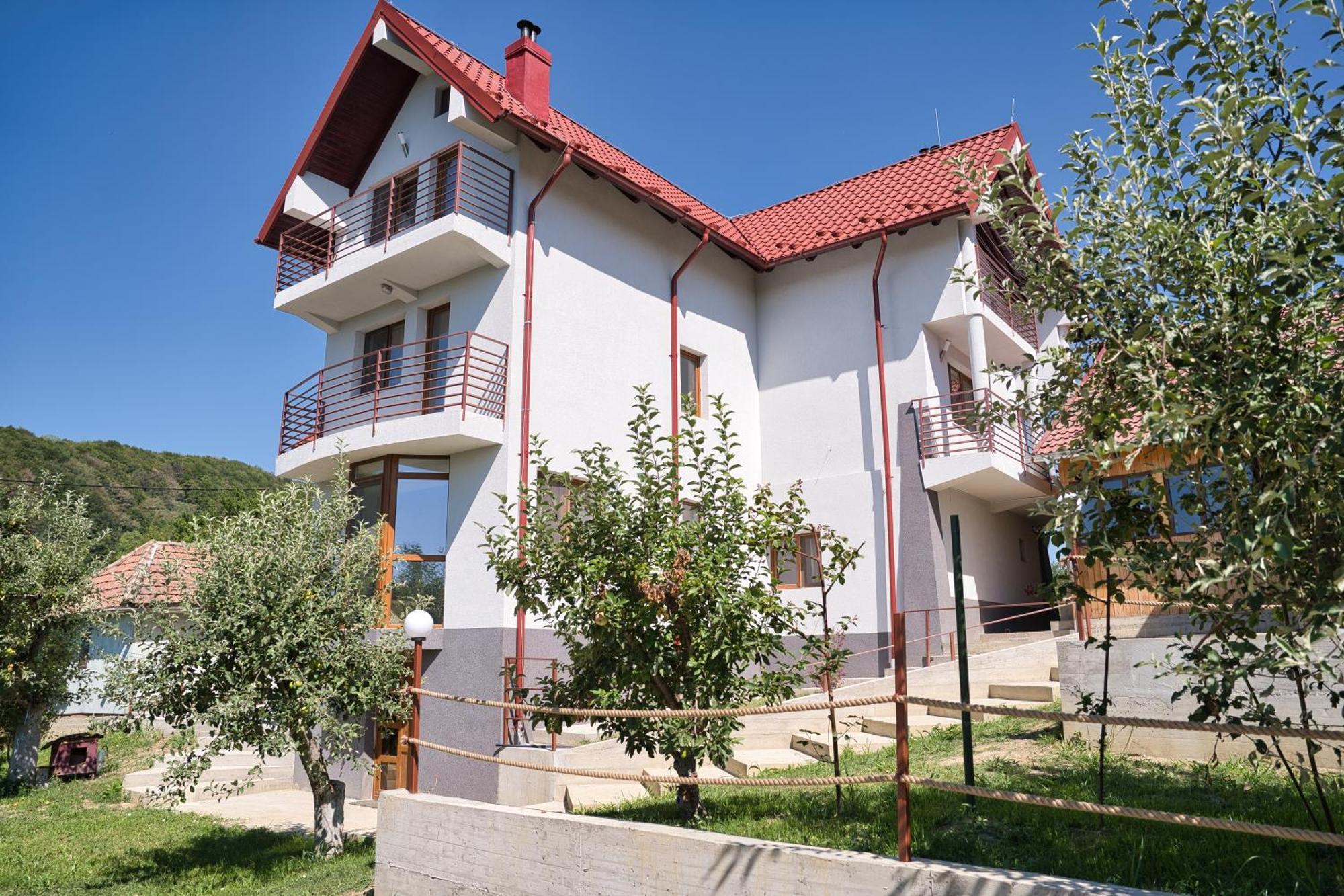 Perla Argesului, Ciubar, Piscina, Lift, Gratar, Cabana, Pensiuni, Hotel Cazare Transfagarasan Curtea De Arges Albestii de Arges Екстериор снимка