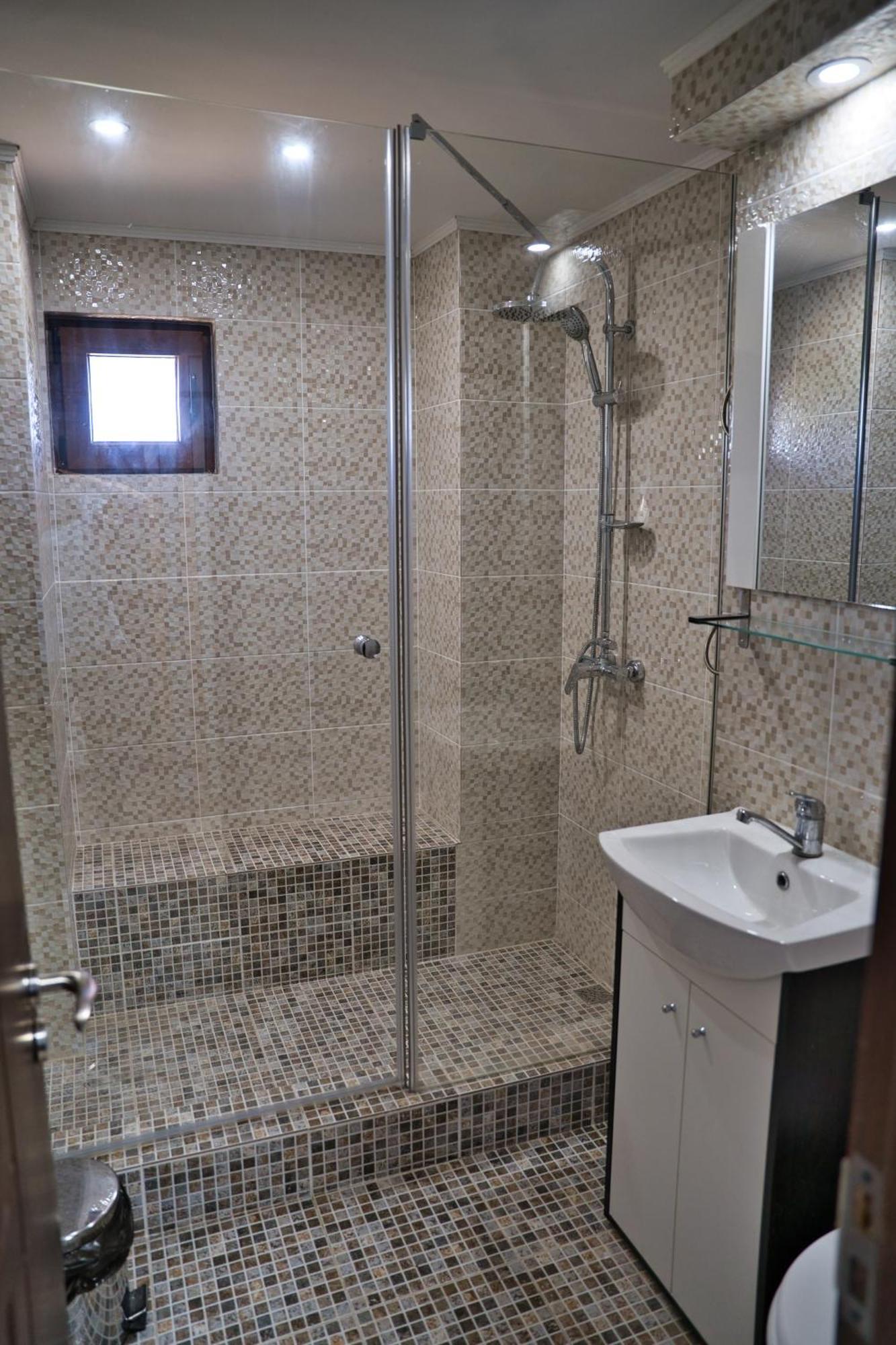 Perla Argesului, Ciubar, Piscina, Lift, Gratar, Cabana, Pensiuni, Hotel Cazare Transfagarasan Curtea De Arges Albestii de Arges Стая снимка