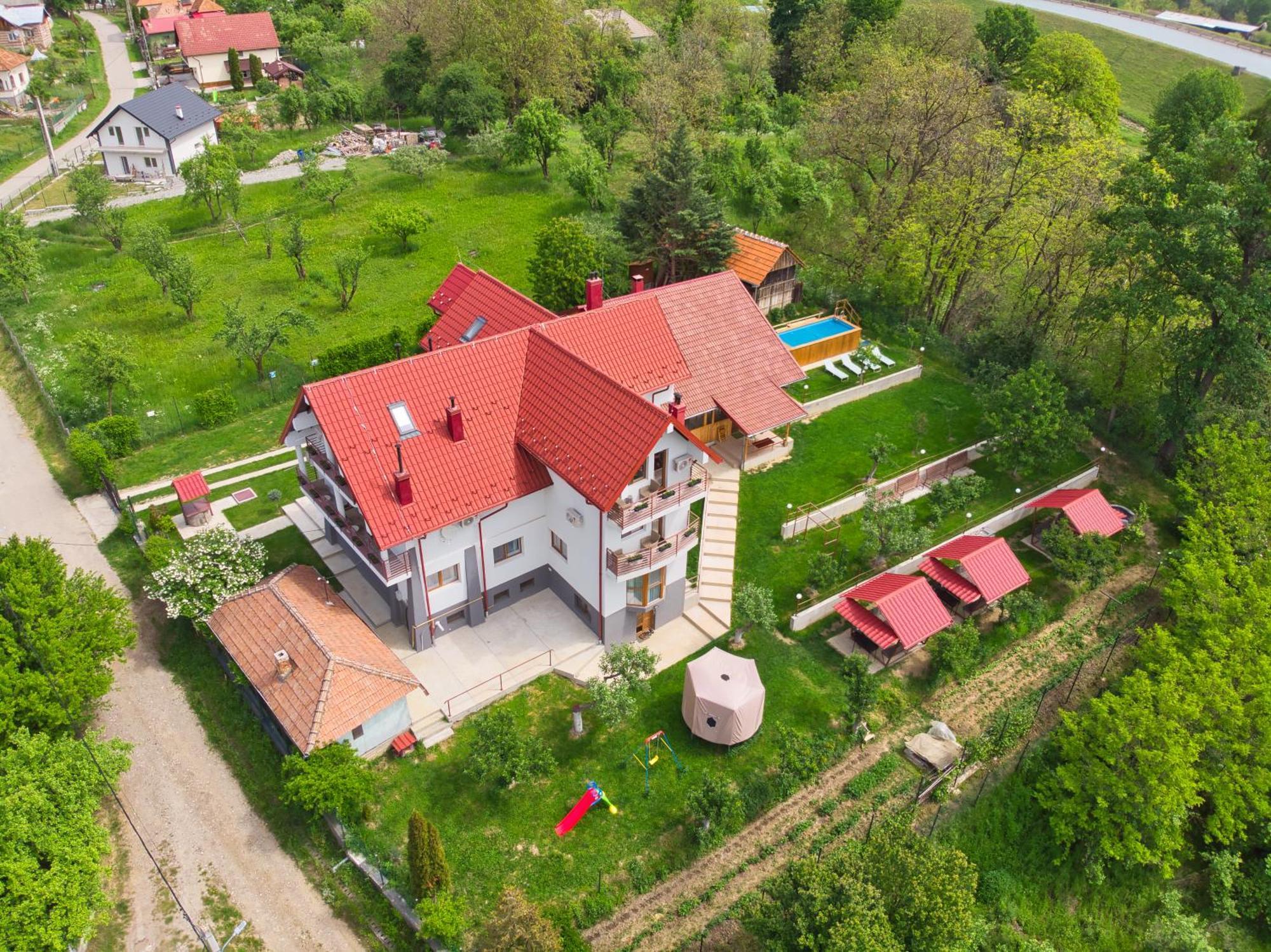 Perla Argesului, Ciubar, Piscina, Lift, Gratar, Cabana, Pensiuni, Hotel Cazare Transfagarasan Curtea De Arges Albestii de Arges Екстериор снимка